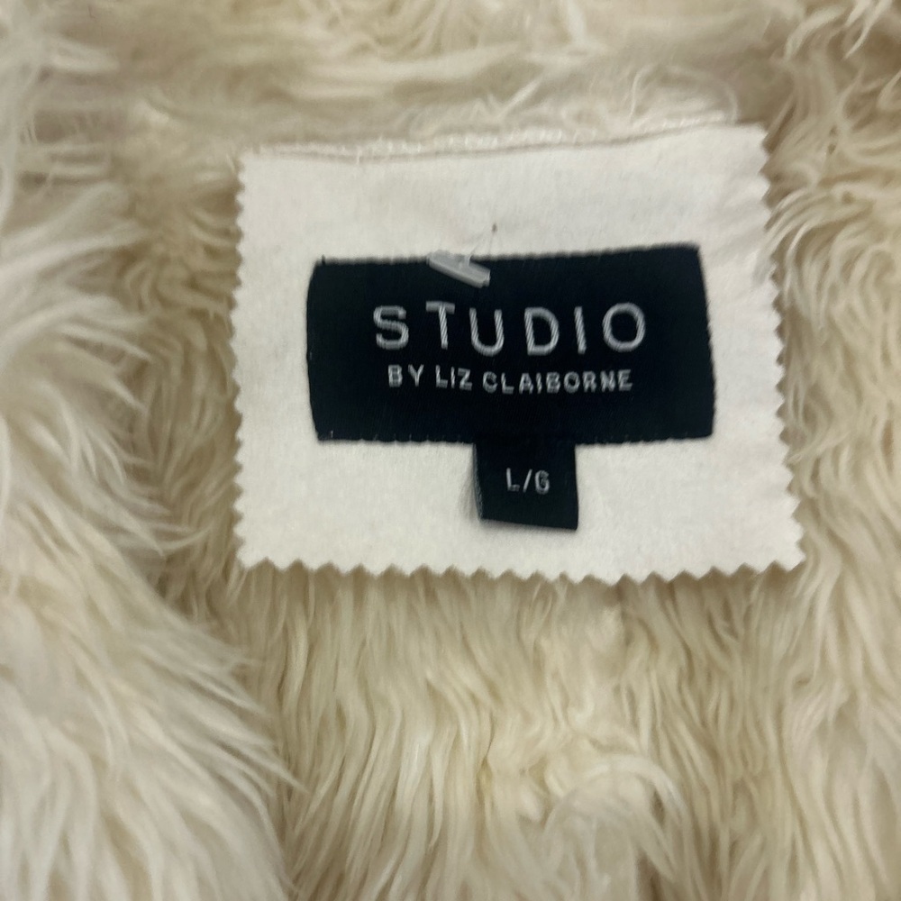Liz Claiborne Cream Teddy Jacket with Faux Fur Trim - Picture 3 of 6